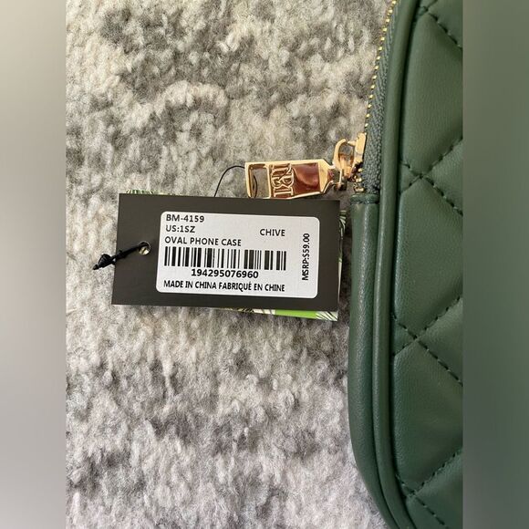 Badgley Mischka Diamond Quilted Oval Crossbody Phone Case in chive NWT - Picture 9 of 9